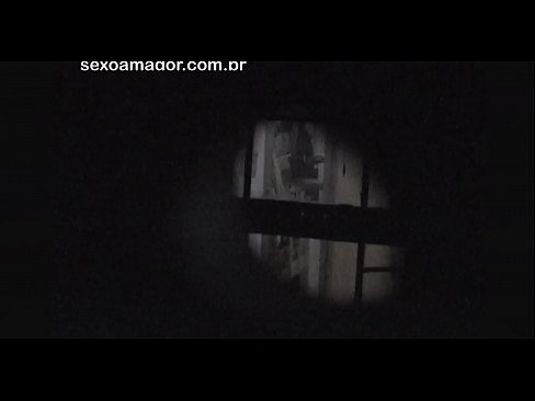 ❤️ Ξανθιά κοπέλα βιντεοσκοπήθηκε κρυφά από ηδονοβλεψία της γειτονιάς κρυμμένο πίσω από κούφια τούβλα ❤️ Σεξ ❤